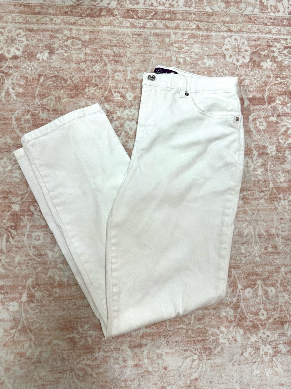 ⚜️ Gloria Vanderbilt White Straight-Leg Jeans